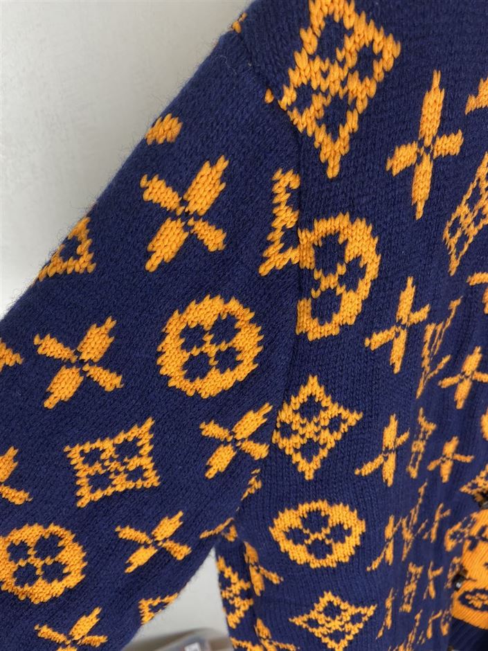 LOUIS VUITTON SIGNATURE CARDIGAN - LVH038