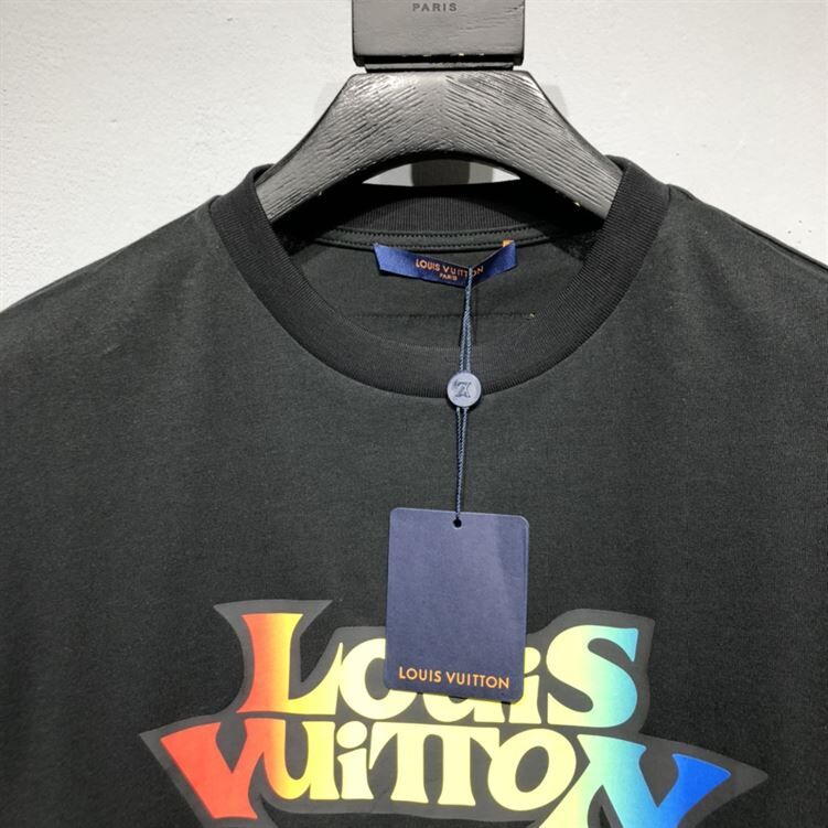 LOUIS VUITTON T-SHIRT - LVTS033