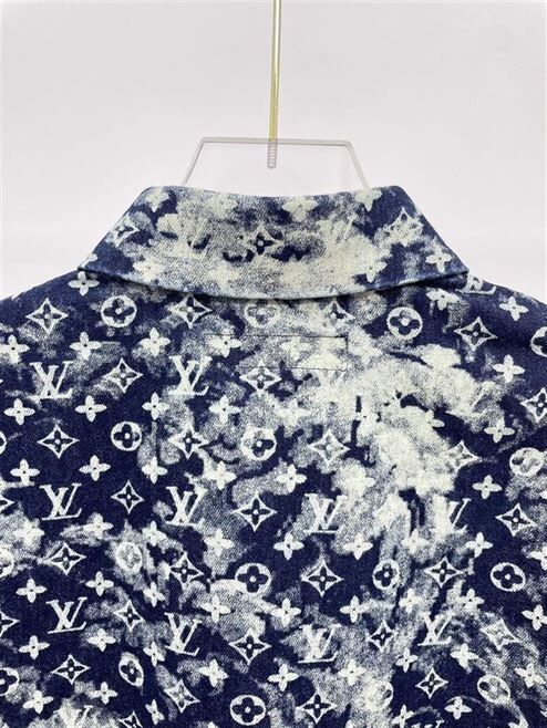 LOUIS VUITTON TAPESTRY MONOGRAM - LVTS050
