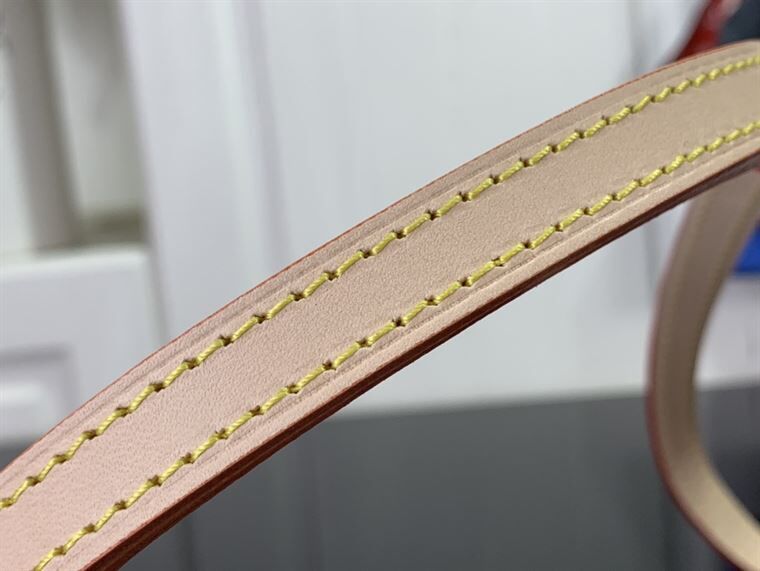 LOUIS VUITTON TILSITT MONOGRAM CANVAS