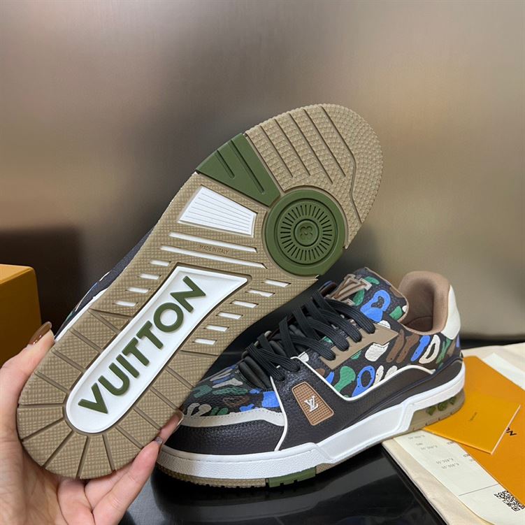 LOUIS VUITTON TRAINER SNEAKER IN KHAKI - LVS145