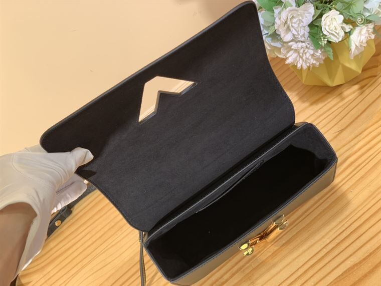LOUIS VUITTON TWIST MM EPI LEATHER