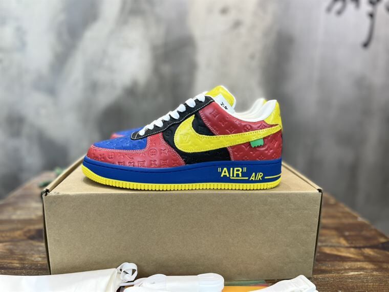 LOUIS VUITTON X NIKE AIR FORCE 1 LOW-TOP SNEAKERS IN MULTICOLOR - LVS118
