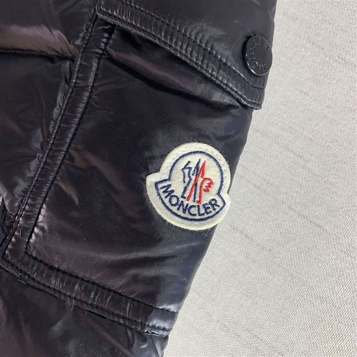 MONCLER ACORUS SHORT DOWN JACKET - MC106