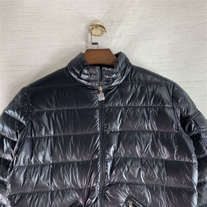 MONCLER ACORUS SHORT DOWN JACKET - MC106