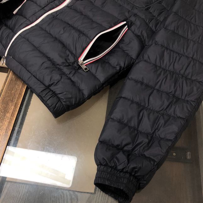 MONCLER BLACK PUFFER HOODED JACKET - MC071