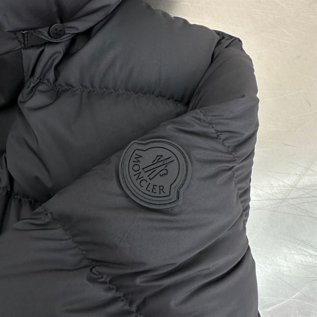 MONCLER CERCES DOWN JACKET - MC060