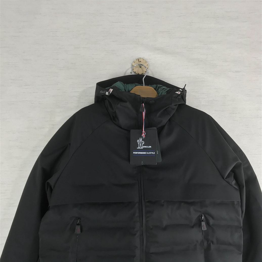 MONCLER COAT - MC102