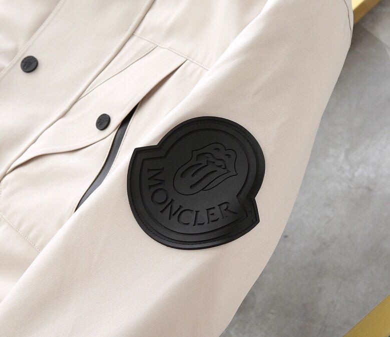 MONCLER COAT - MC127