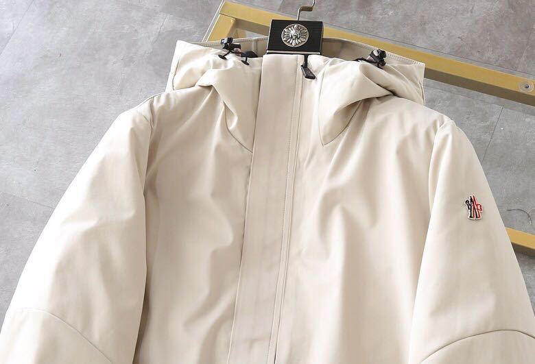 MONCLER COAT - MC135