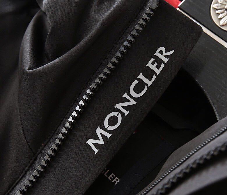 MONCLER COAT - MC136
