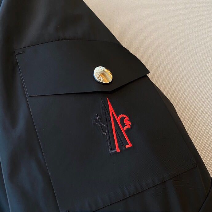 MONCLER COAT - MC137