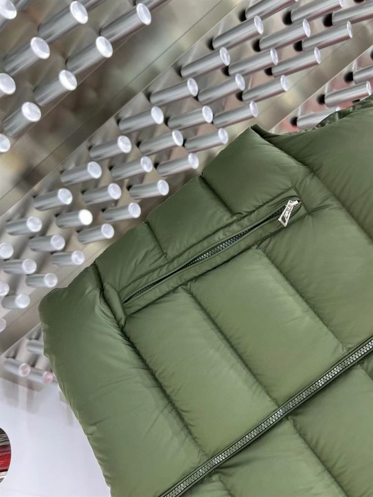 MONCLER DOWN GILET - MC131