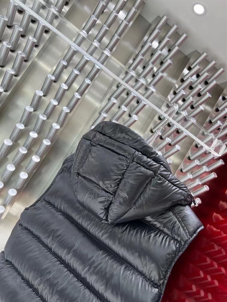 MONCLER DOWN GILET - MC133