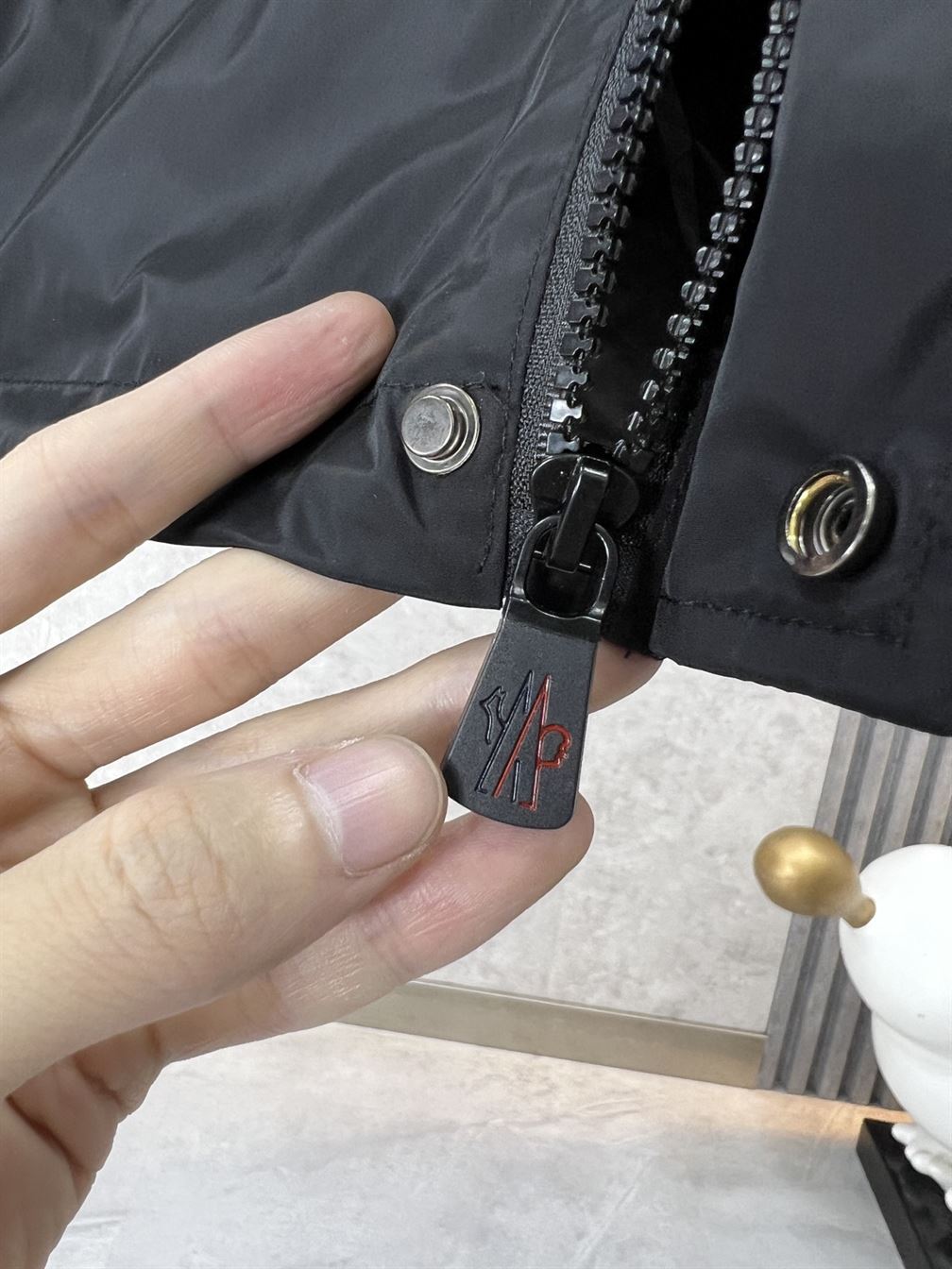 MONCLER GUIERS RAIN JACKET - MC099