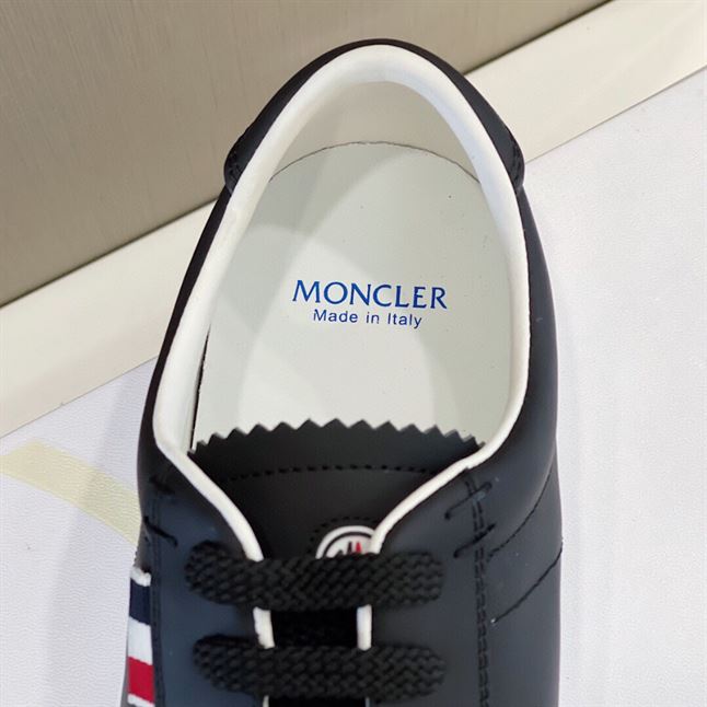 MONCLER LOW-TOP SNEAKERS - MCS011