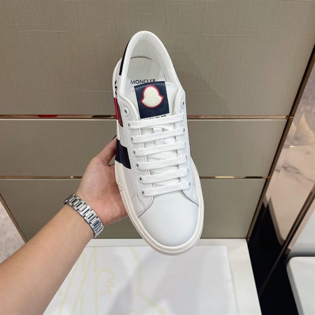 MONCLER MONTPELLIER STRIPED LOGO-PRINT SNEAKERS - MCS005