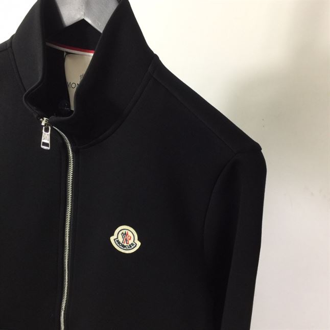 MONCLER ZIPPED SWEATSHIRT - MC068