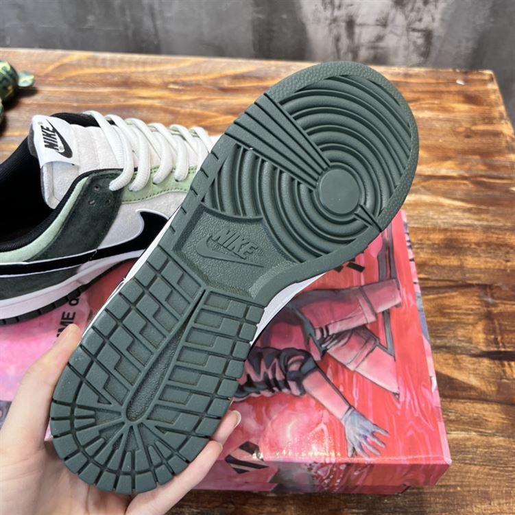 NIKE SB DUNK LOW SNEAKER - NSN005