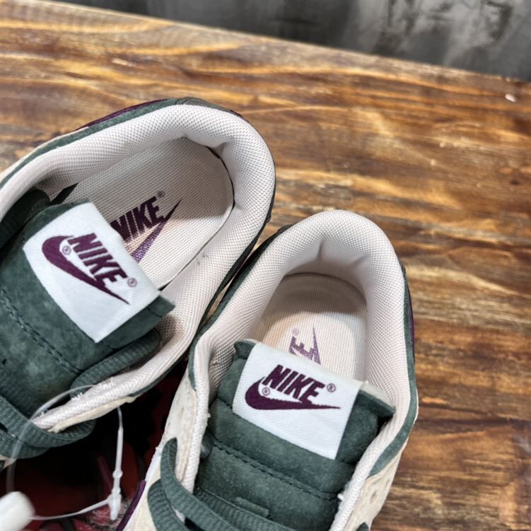 NIKE SB DUNK LOW SNEAKER - NSN012