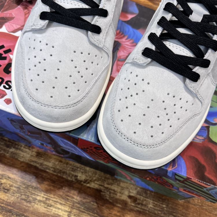 NIKE SB DUNK LOW SNEAKER - NSN023