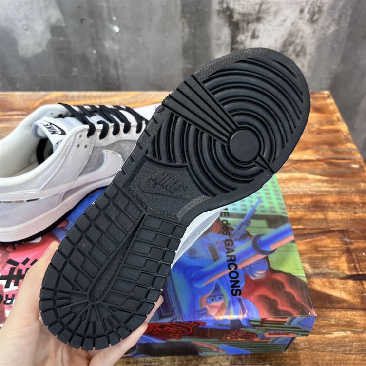 NIKE SB DUNK LOW SNEAKER - NSN023