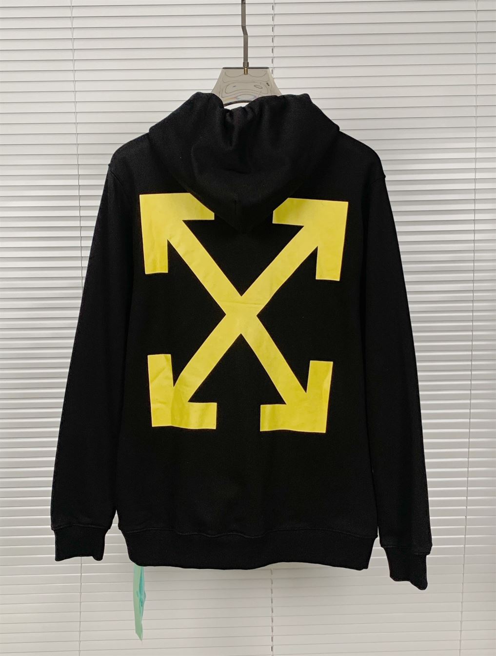 OFF-WHITE ARROW CARAVAGGIO MERCY SKATE HOODIE BLACK YELLOW MULTI - OS016