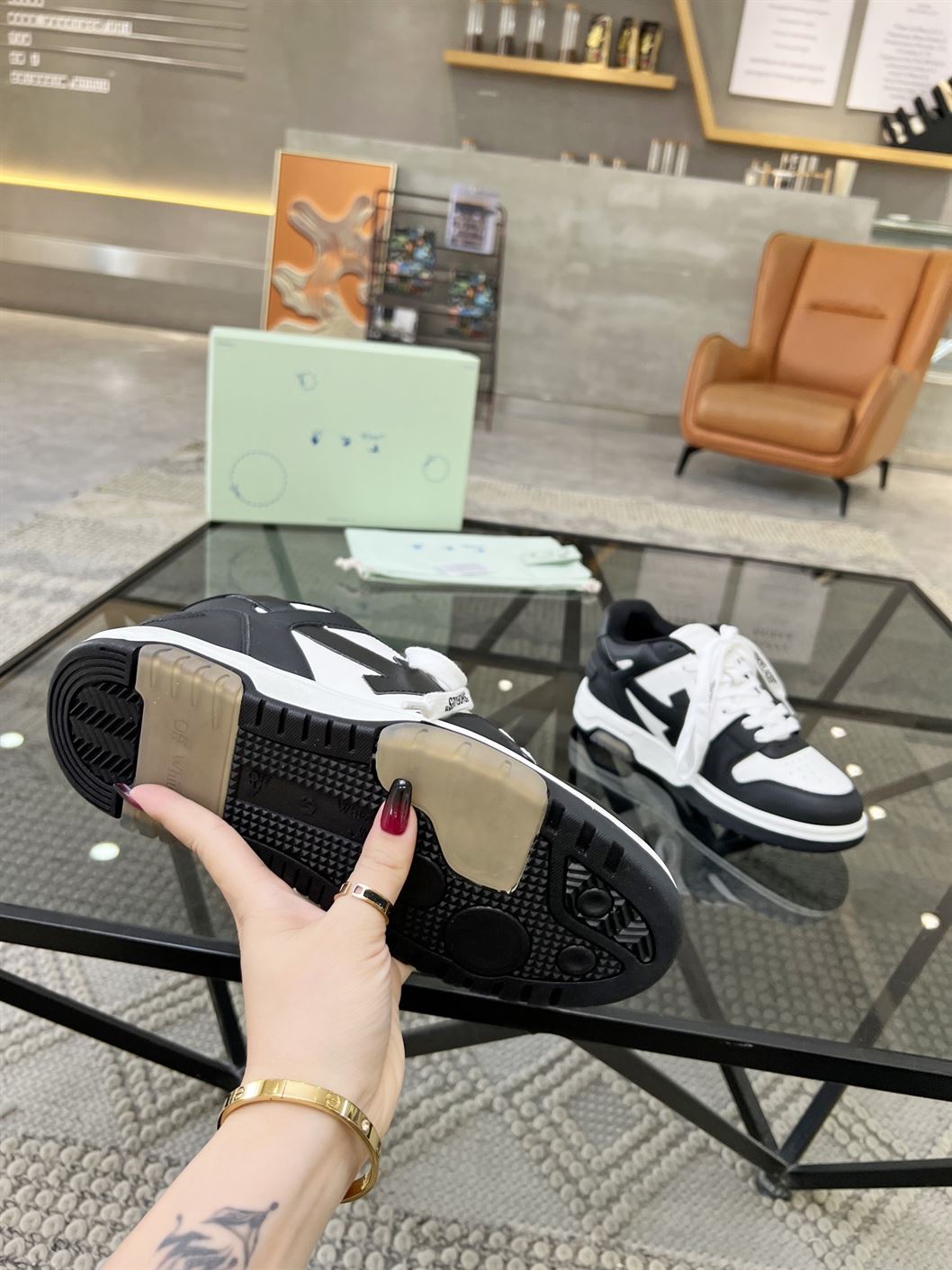 OFF-WHITE OUT OF OFFICE BLACK WHITE SNEAKER - OFW015