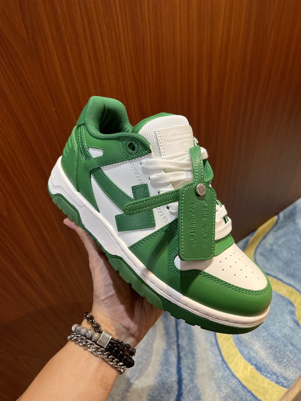 OFF-WHITE OUT OF OFFICE OOO BLACK WHITE GREEN - OFW027