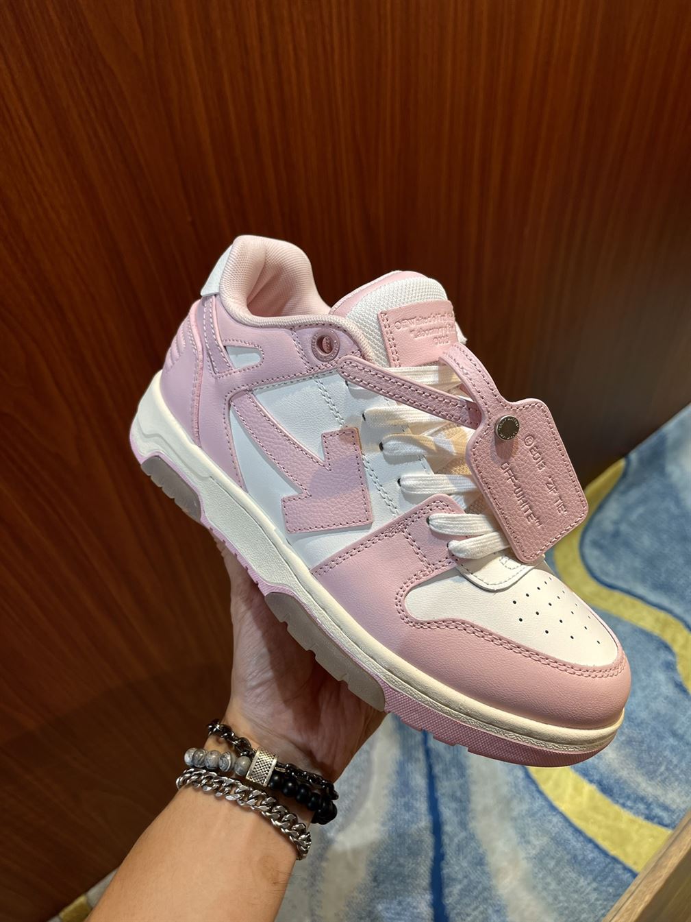 OFF-WHITE OUT OF OFFICE OOO BLACK WHITE PINK - OFW026