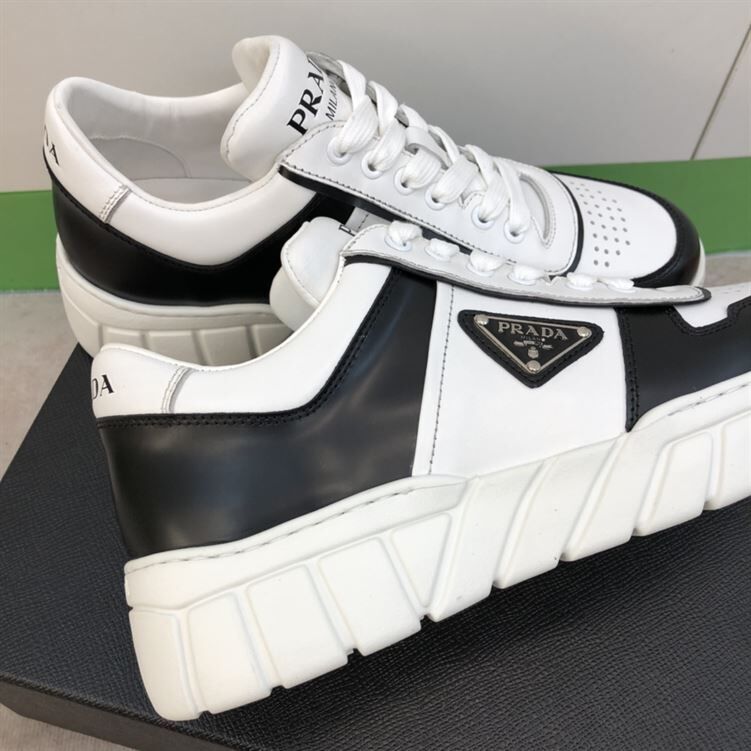 PRADA LEATHER SNEAKERS - PRS016