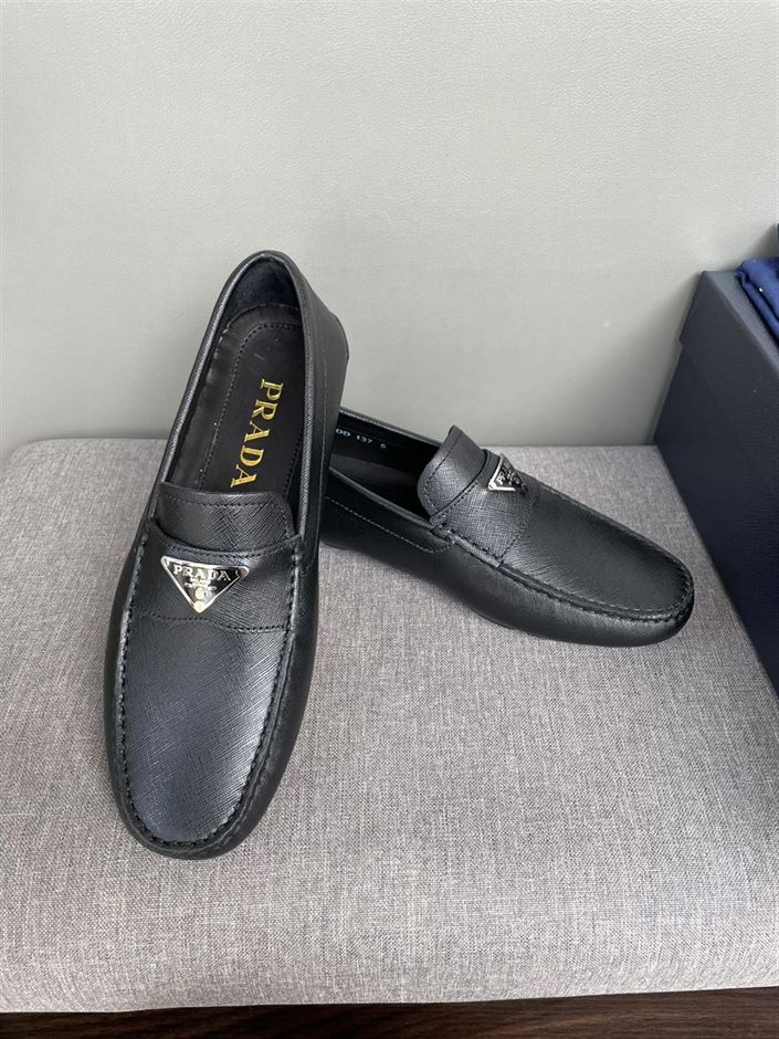 PRADA SAFFIANO LEATHER DRIVER - PRS036