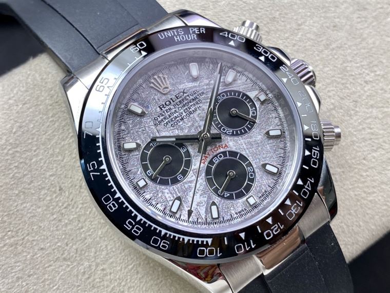 ROLEX OYSTER PERPETUAL SUPERLATIVE CHRONOMETER OFFICIALLY CERTIFIED