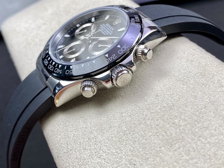 ROLEX OYSTER PERPETUAL SUPERLATIVE CHRONOMETER OFFICIALLY CERTIFIED