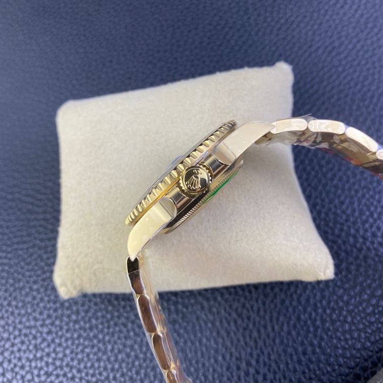 ROLEX SUBMARINER DATE WATCH