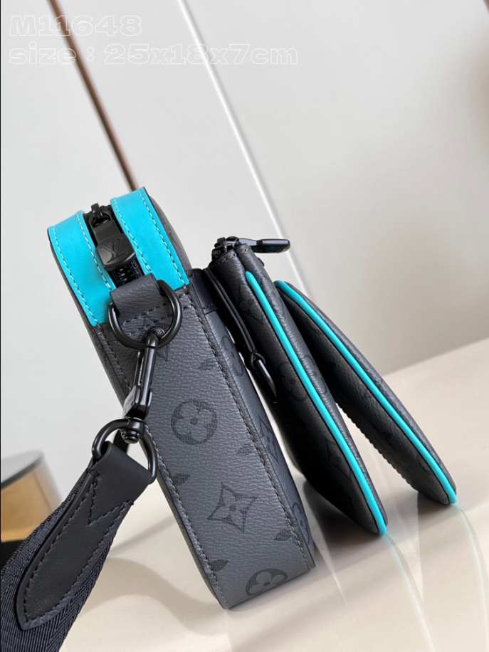 LOUIS VUITTON Trio Messenger Bag