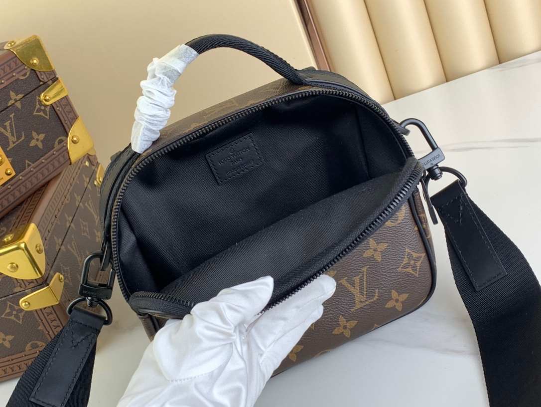 Louis Vuitton Quest Messenger Black Hardware Bag