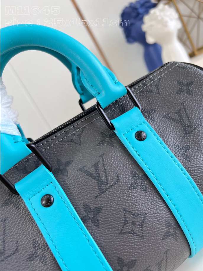 Louis Vuitton Keepall Bandoulière 25 Bag Blue - LW131
