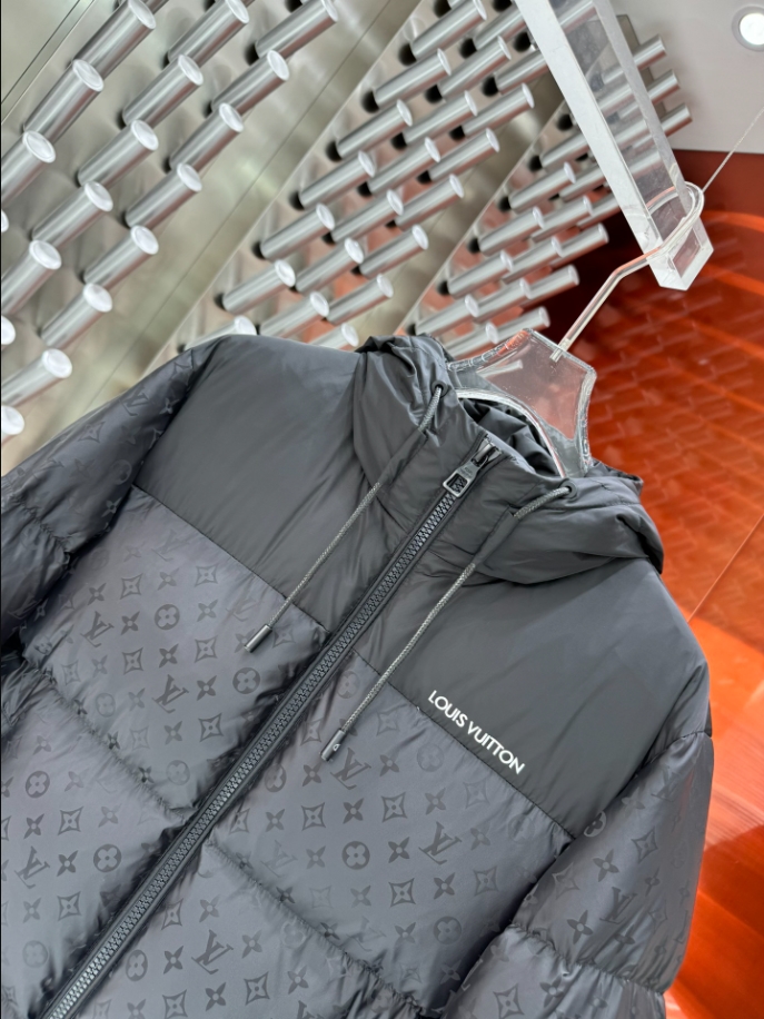 Louis Vuitton Monogram Black Coat - LVC047