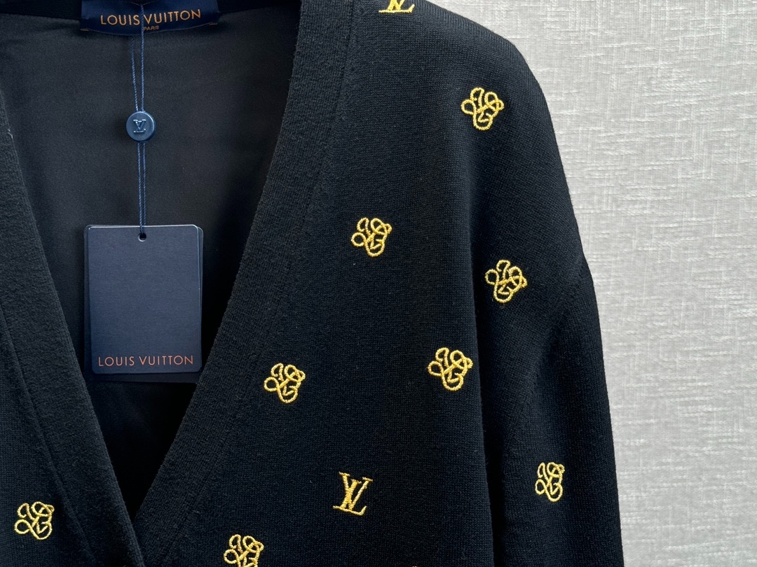 Louis Vuitton 'LV' Black Coat - LVC048