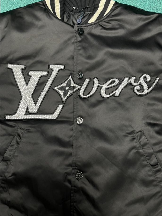 LOUIS VUITTON 'LV LOVERS' BLACK COAT - LVC042