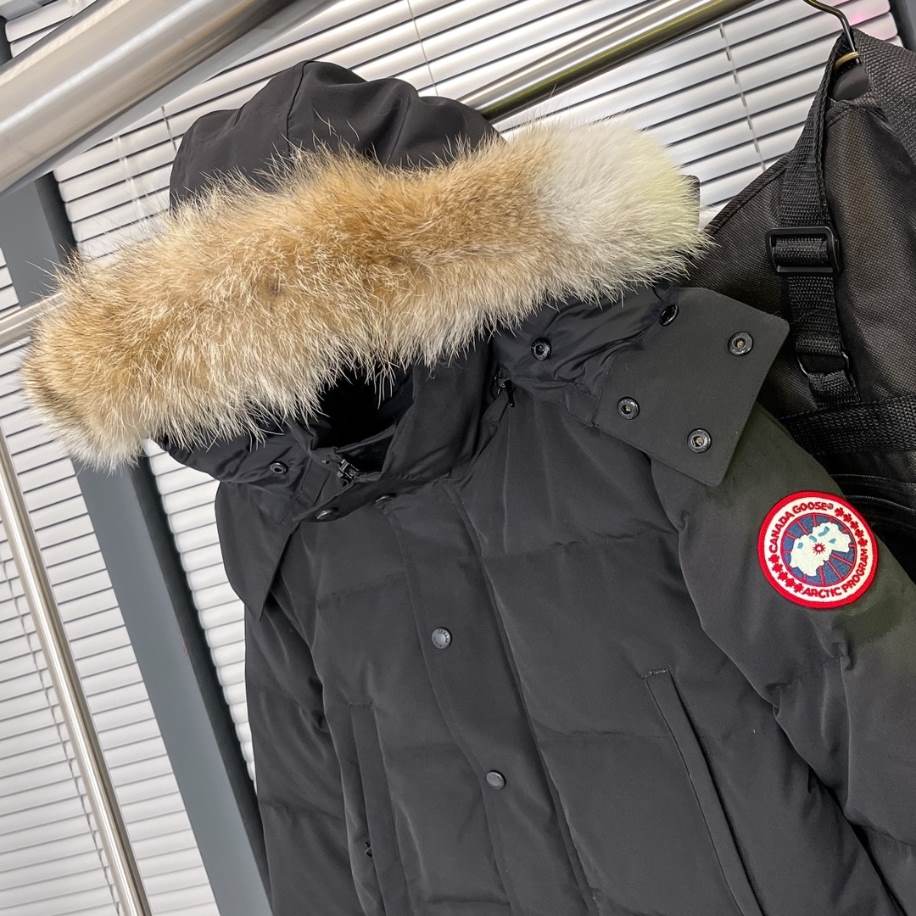 Canada Goose Black Wyndham Parka Jacket - CN37