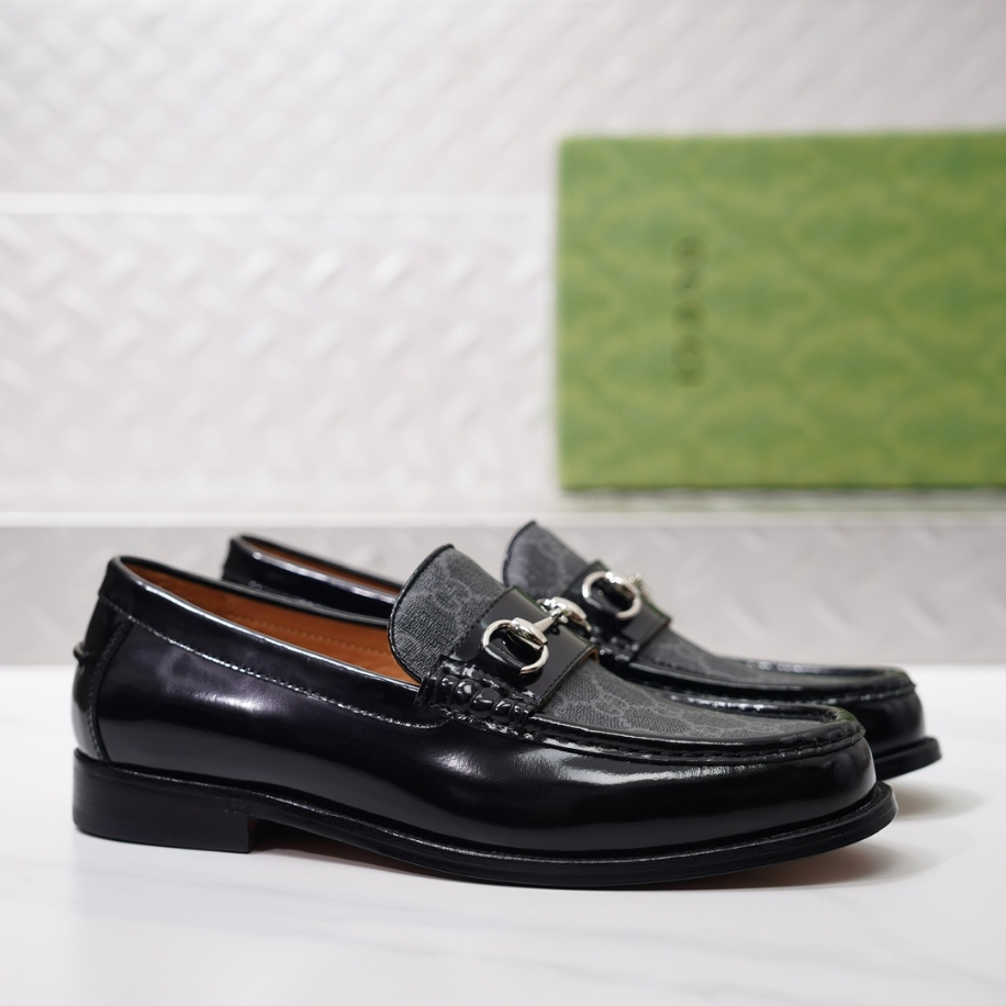 GUCCI LEATHER BLACK GC LOGO LOAFER - GL054