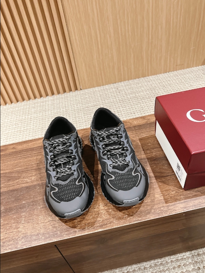 Gucci Ripple Black Dusty Sneaker - GCC163