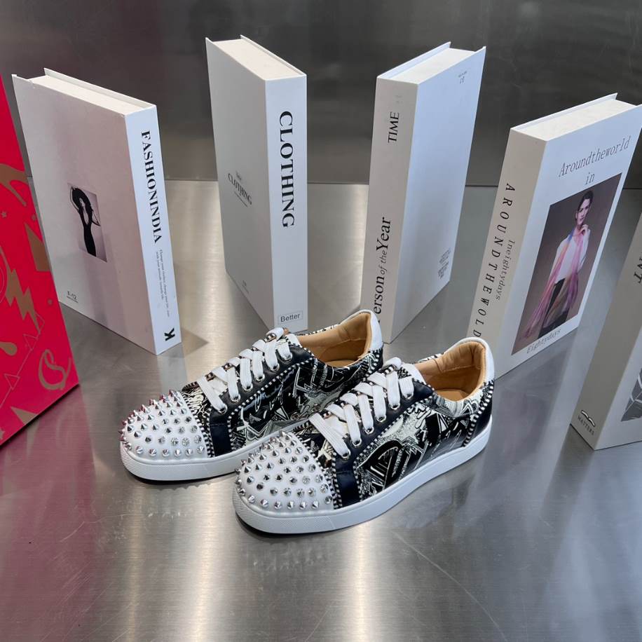 Christian Louboutin Casual Rivet Low Top Spikes Flats Sneaker - CLS045