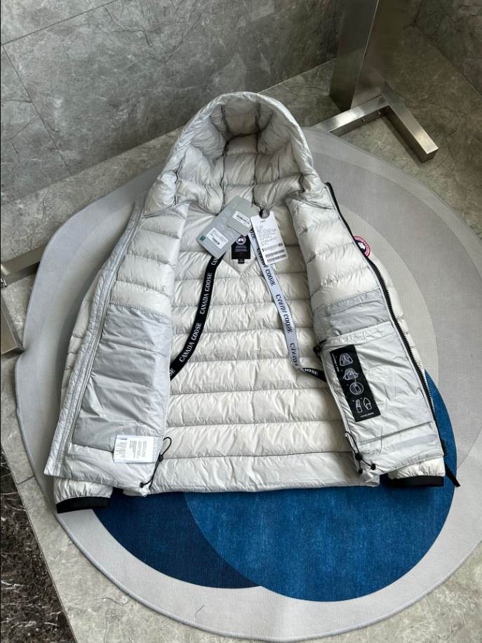 Canada Goose White Gray Crofton Down Jacket - CN34