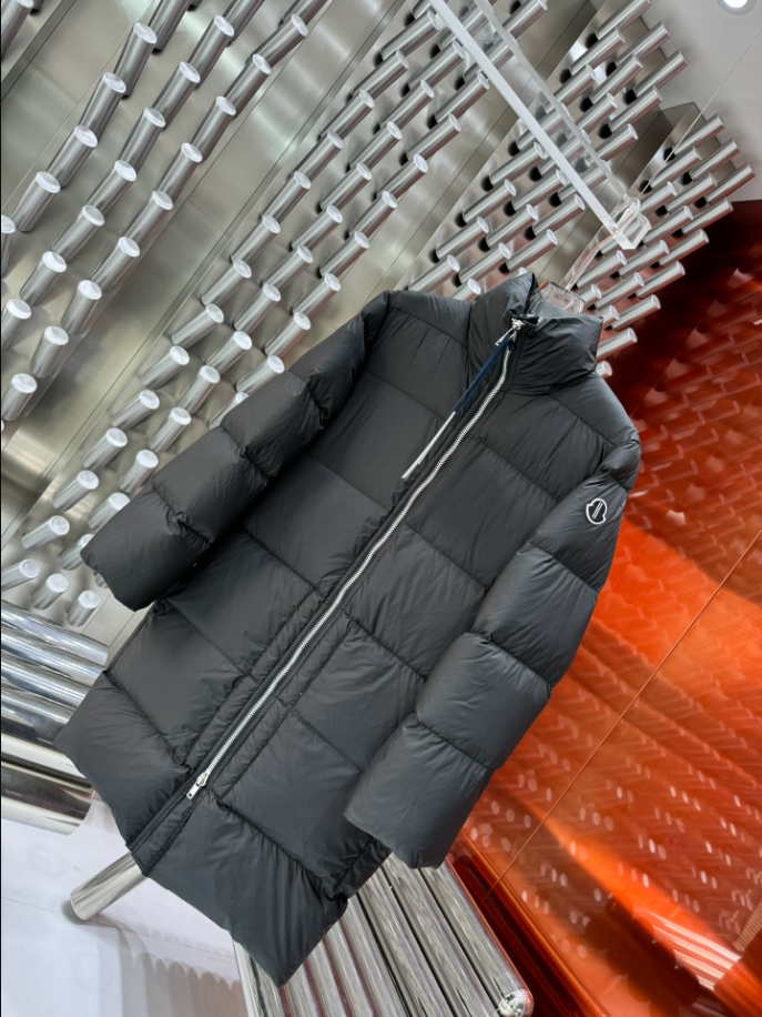 MONCLER Owens Cyclopic Puffer Black Coat - MC144