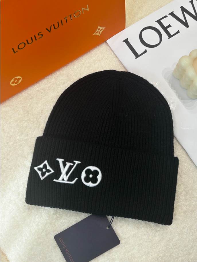 Louis Vuitton Black Logo LV White Hats - LVC002