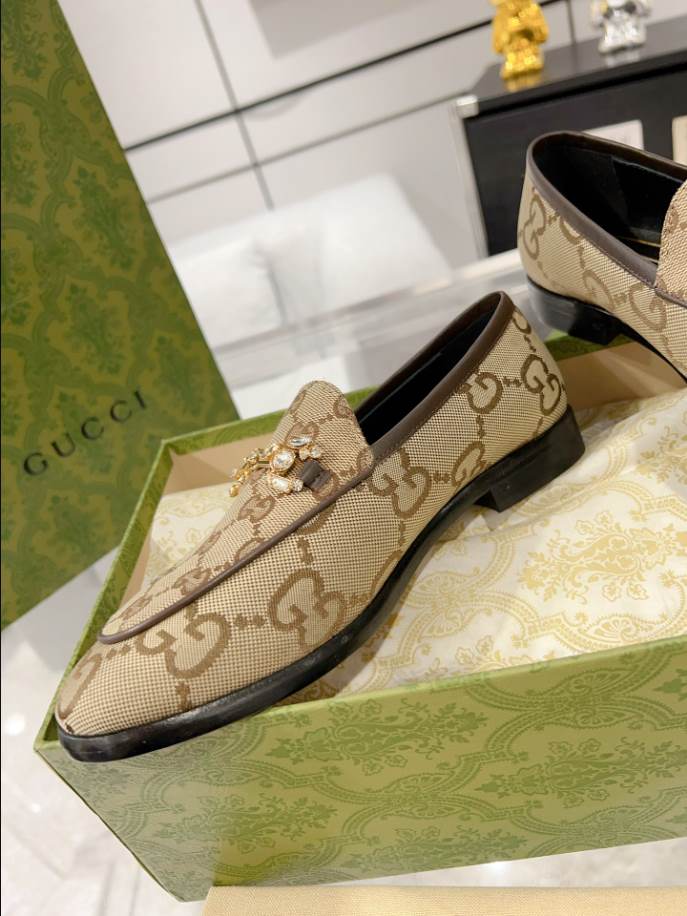 GUCCI LEATHER BEIGE BLACK LOAFER - GL058