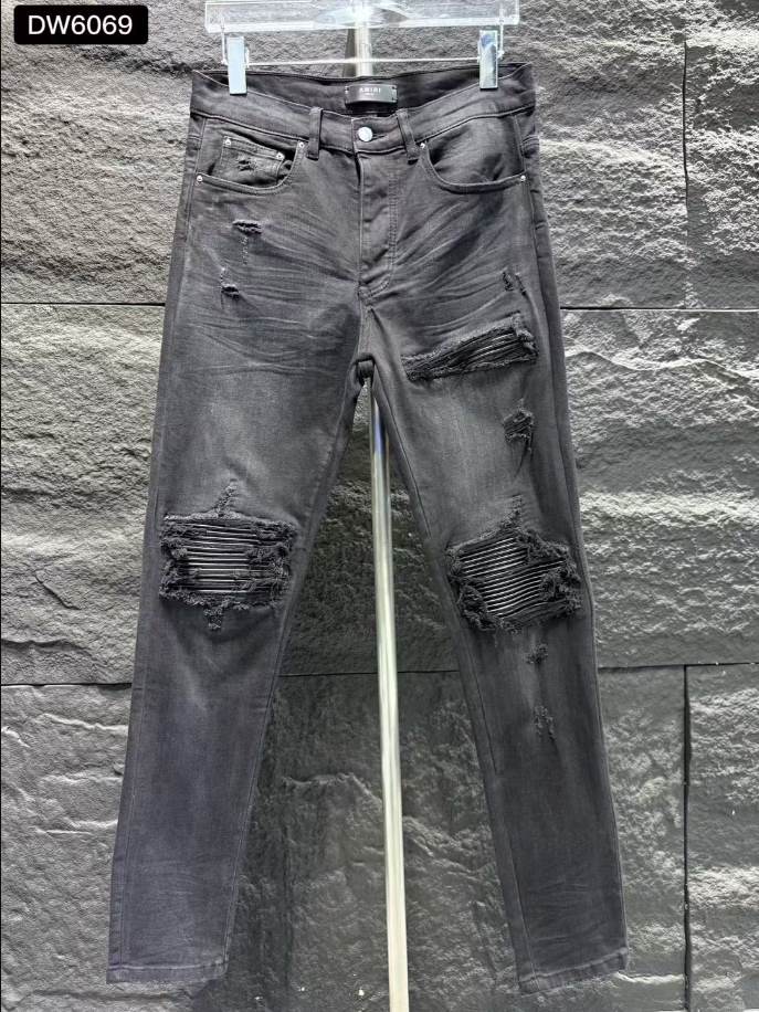 Amiri Ripp Black Patch-Detail Jeans - AMIJ021